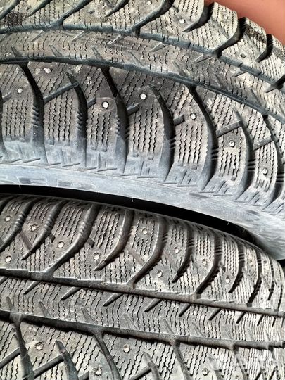 Bridgestone Ice Cruiser 7000 215/60 R17 100T