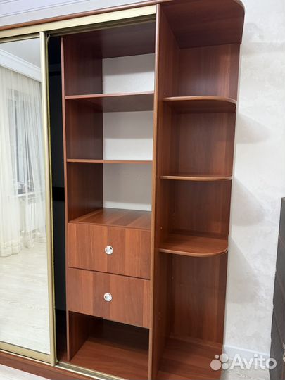 Шкаф купе с зеркалом