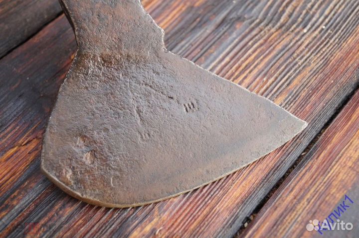 Топор старинный, кованый. Клеймо (256-2)