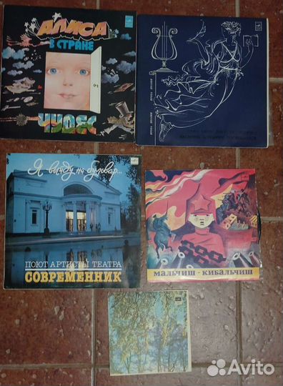 Спектакли, песни и детские сказки