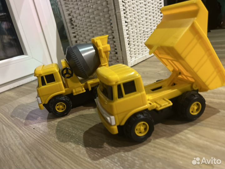 Набор машинок. Крепкий пластик