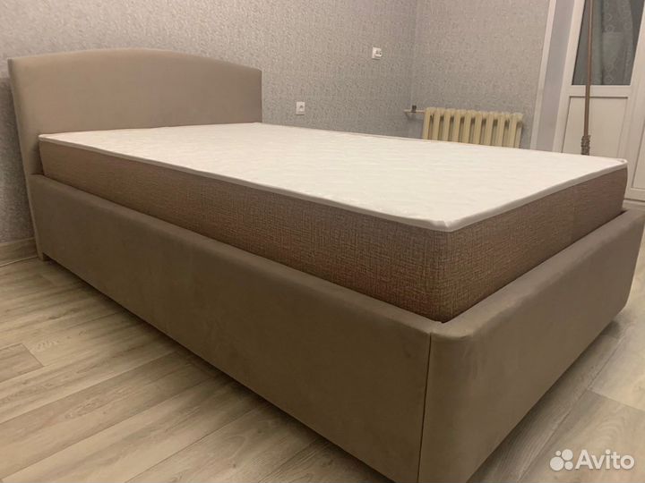 Кровать двуспальная