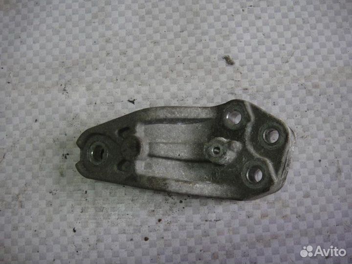 Кронштейн двигателя правый Hyundai I30 FD