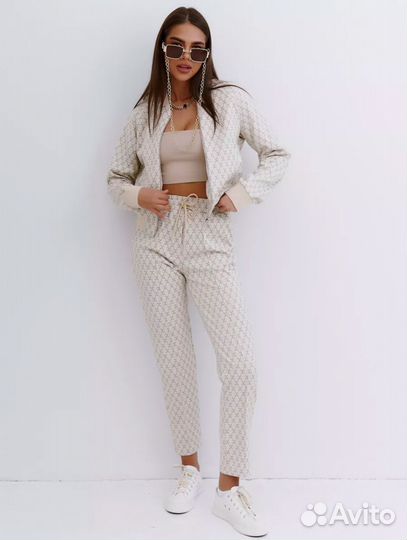 Женский спортивный костюм хит