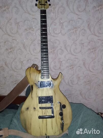 Электрогитара