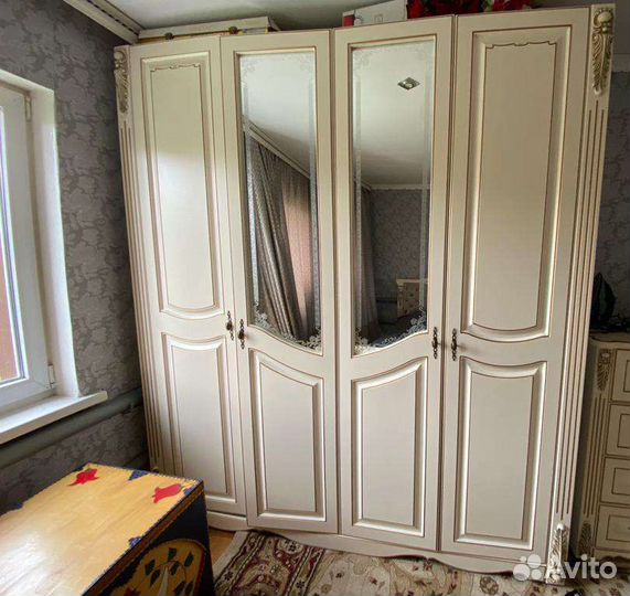 Спальный гарнитур