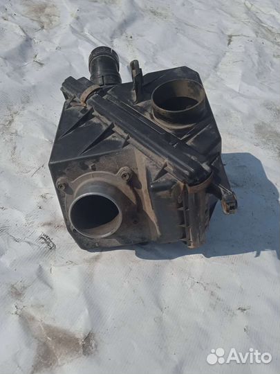 Корпус воздушного фильтра Nissan Terrano 2 Ниссан