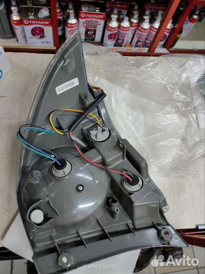 Фонарь задний левый с дефектом на toyota altezza