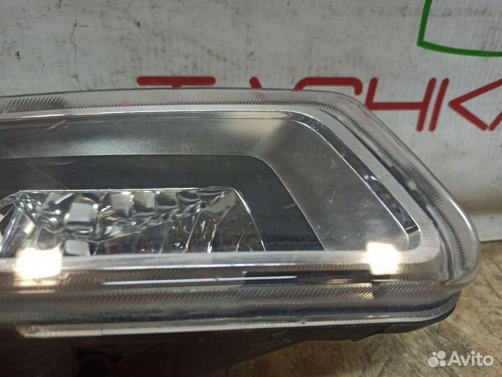 Фара противотуманная правая VW Polo 5 Sedan