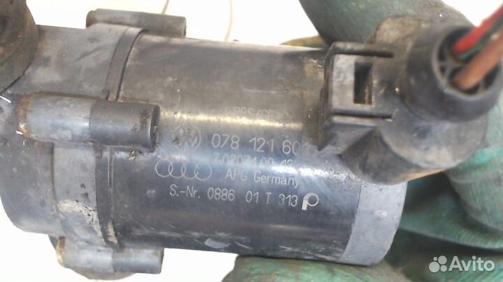 Насос водяной Volkswagen Passat 5, 2004