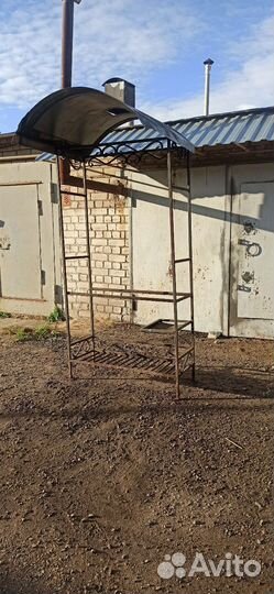 Кованый мангал с крышей бу