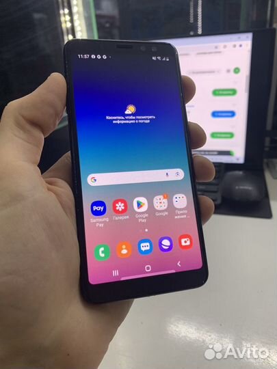 Samsung Galaxy A8 (2018), 4/32 ГБ