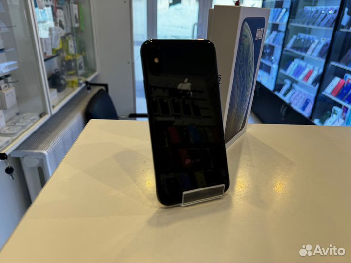 iPhone Xs, 64 ГБ