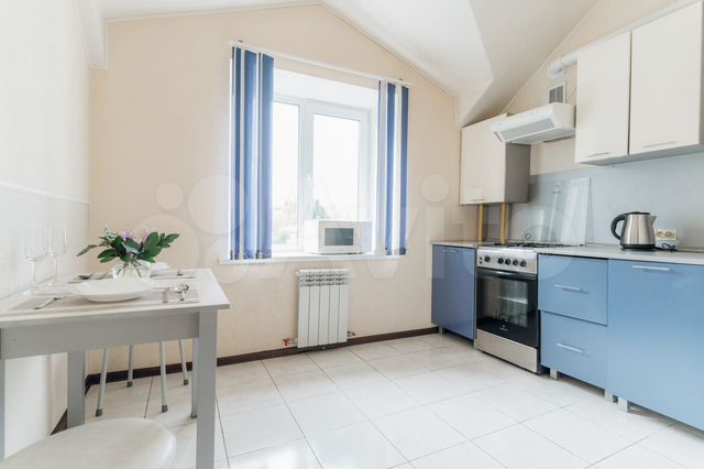 2-к. квартира, 53 м², 4/4 эт.