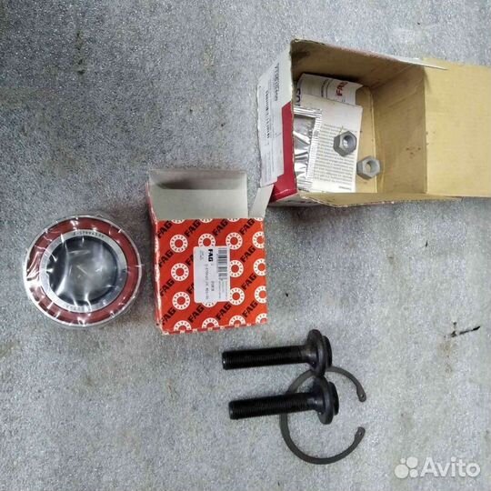 Подшипник ступицы передний