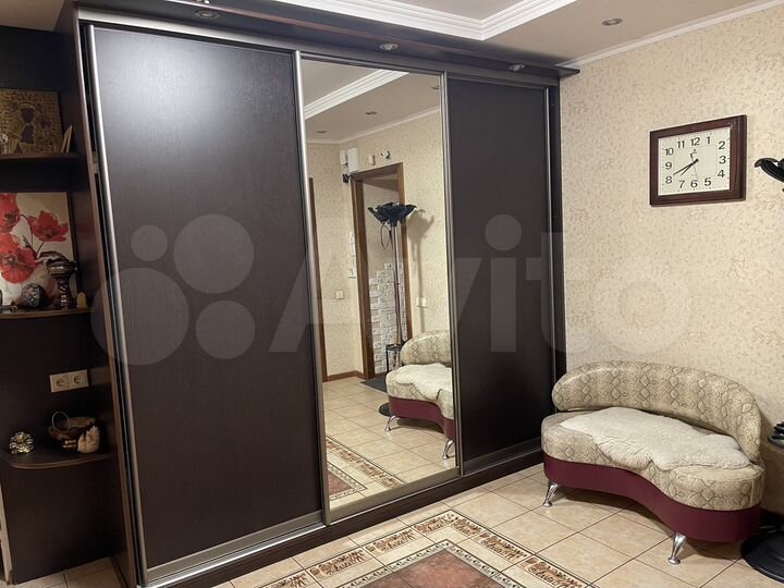 2-к. квартира, 100 м², 2/14 эт.