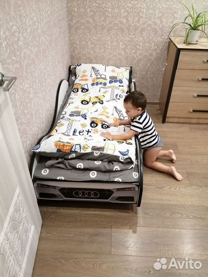 Кроватка серия город (Ауди)белая