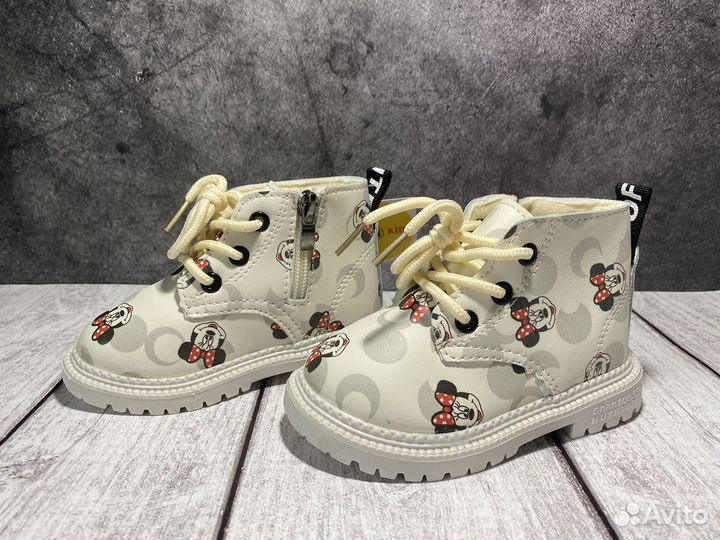 Ботинки для девочки 23