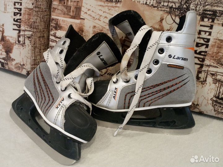 Коньки хоккейные