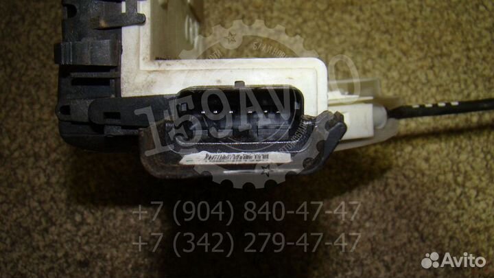 Замок двери передней правой Peugeot 308