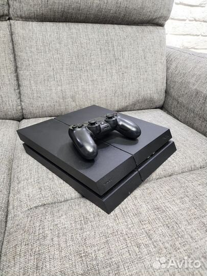 Sony PS4 + лиц. диски + приставка