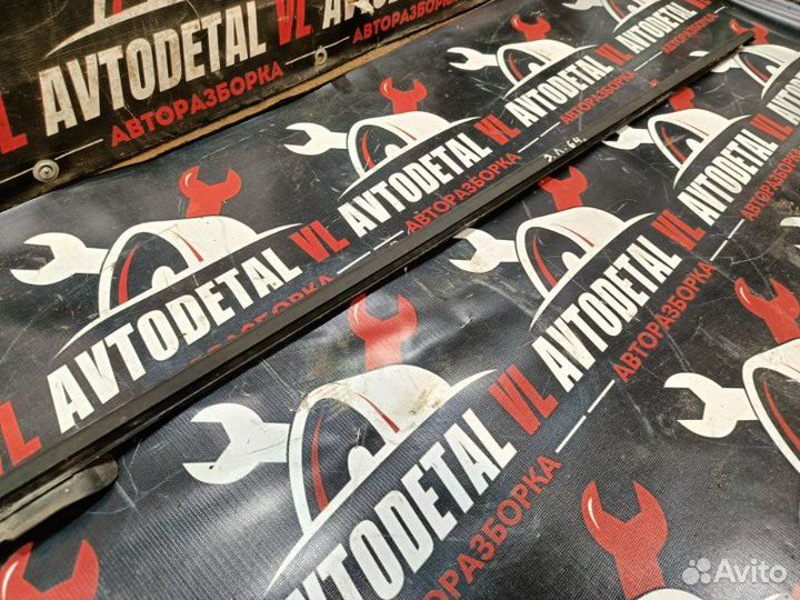 Бархотка задняя левая Skoda Rapid хэтчбек