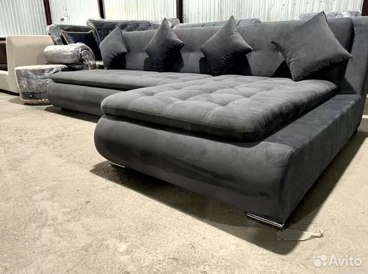 Угловой диван с оттоманкой
