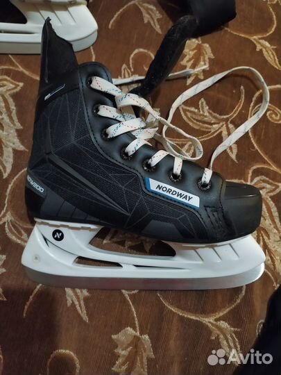 Коньки хоккейные 35 размер
