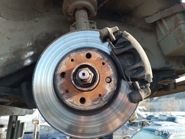 Суппорт передний Volvo 850