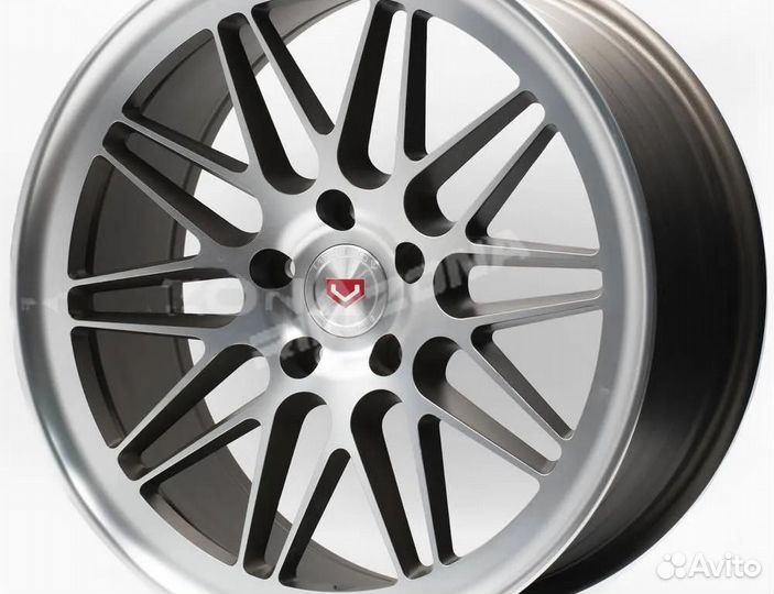 Литой диск в стиле vossen R18 5x114.3. Стильный бр