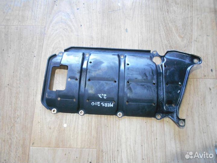 Маслоотражатель Mercedes Benz W210 E-Klasse 1995