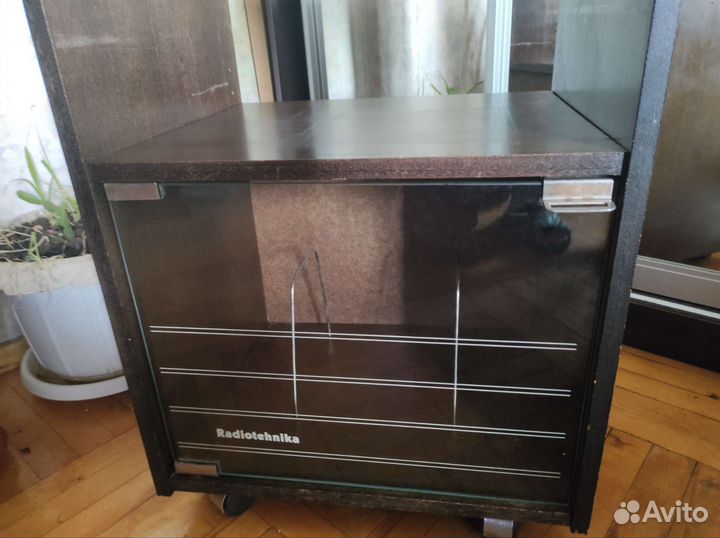 Тумба-стойка для радиоаппаратуры Radiotehnika