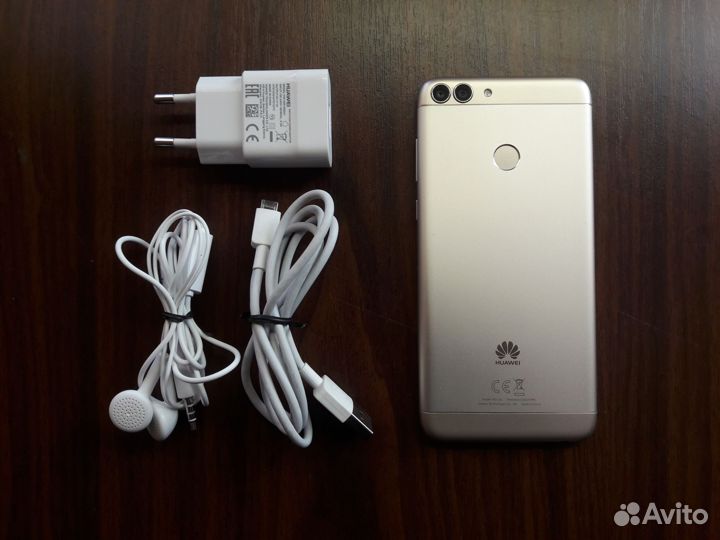 HUAWEI P Smart, 3/32 ГБ