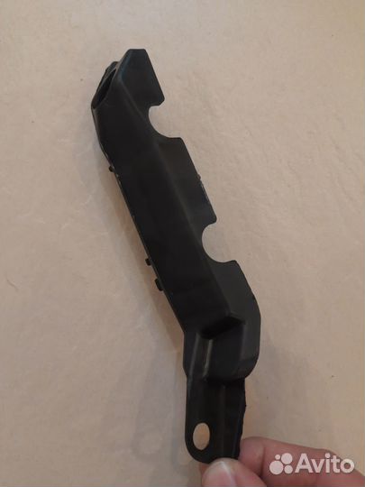 Кронштейн бампера переднего Хендай Солярис