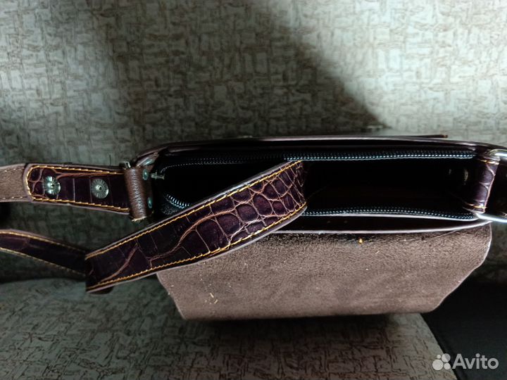 Кожанная сумка из тайланда.супер натуральная