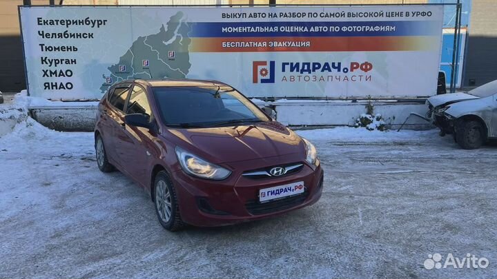 Стекло кузовное глухое правое Hyundai Solaris 8782