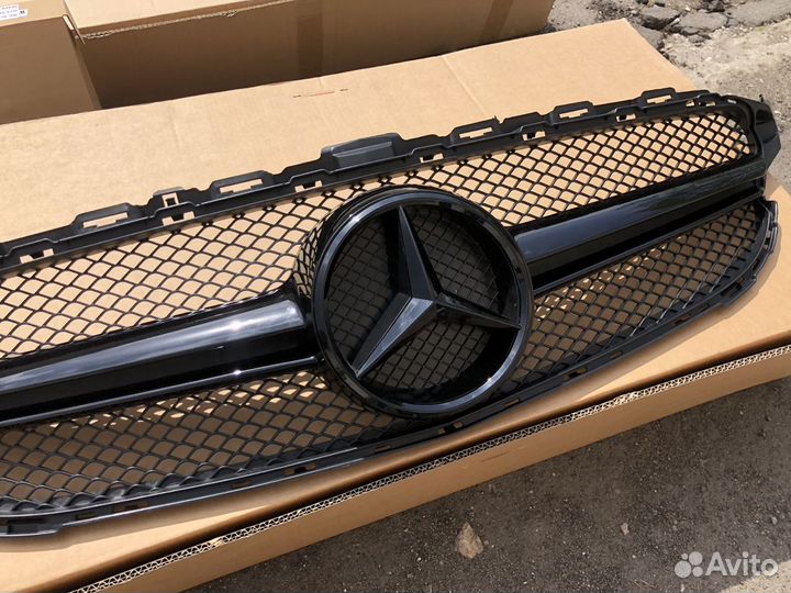 Решетка радиатора Mercedes W205 AMG 6.3 до рест