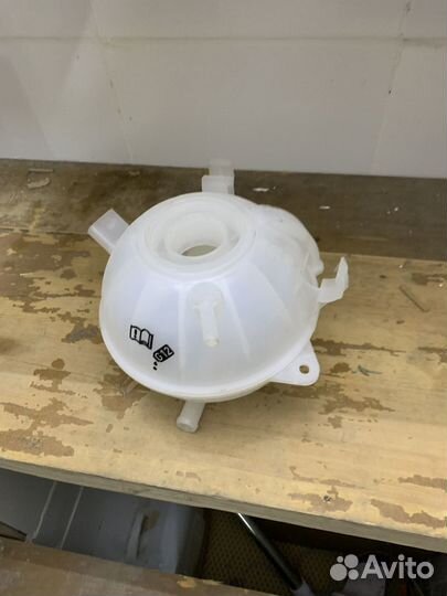 Бачок расширительный системы охлаждения двигателя