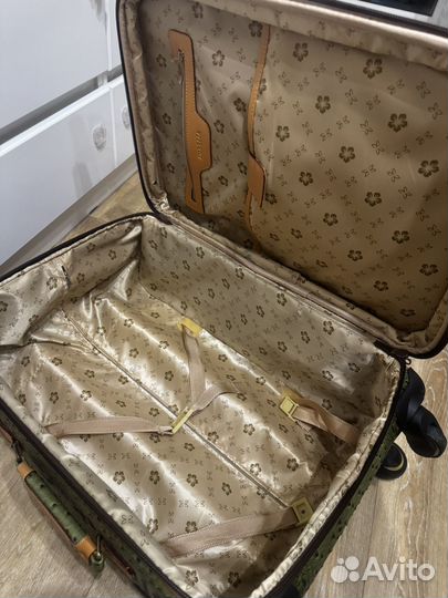 Чемодан на колесах impreza