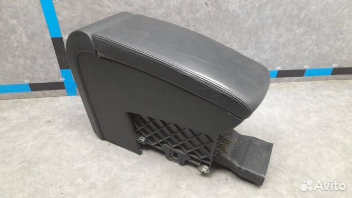 Подлокотник Volkswagen Passat B6 2.0 cbab AT (DSG)