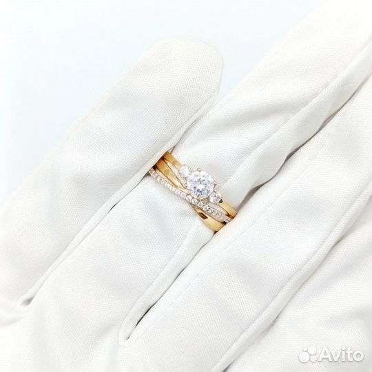 Золотое кольцо с камнем 16,5р