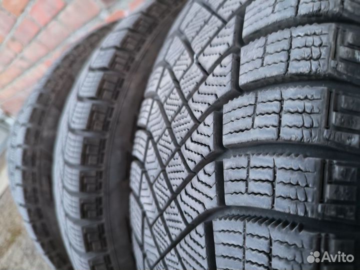 Pirelli Ice Zero FR 195/65 R15