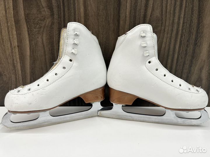 Коньки фигурные Risport Antares 195