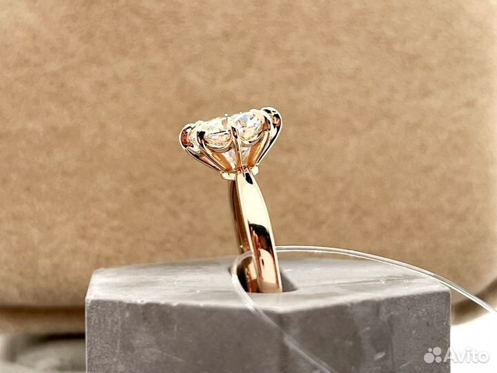 Шикарное золотое кольцо 2.0ct Муассанит D FL