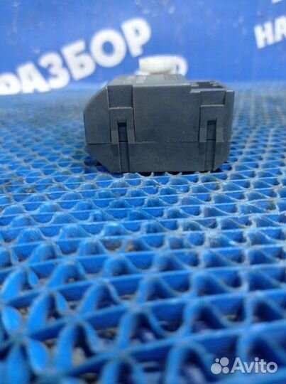 Моторчик заслонок отопителя Mitsubishi Lancer