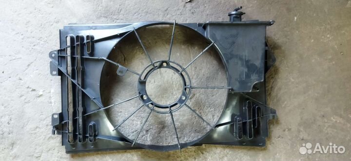 Кожух вентилятора Тойота Королла