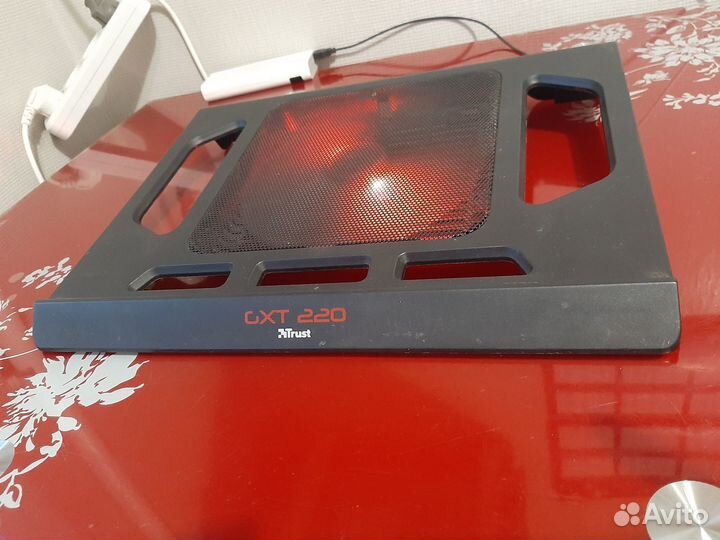 Охлаждение для ноутбука. Подставка с подсветкой