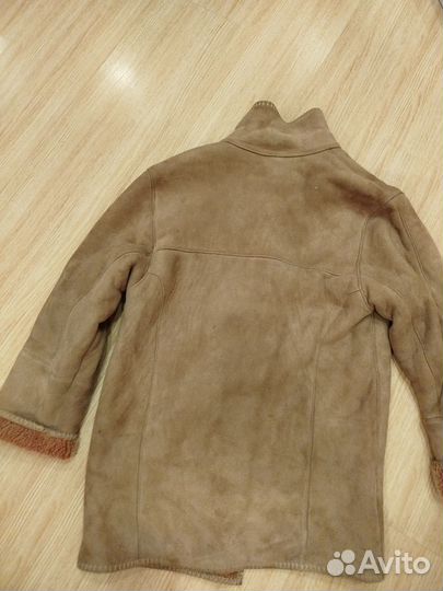 Дубленка натуральная на мальчика 10 -11 лет