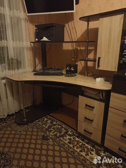 Компьютерный стол