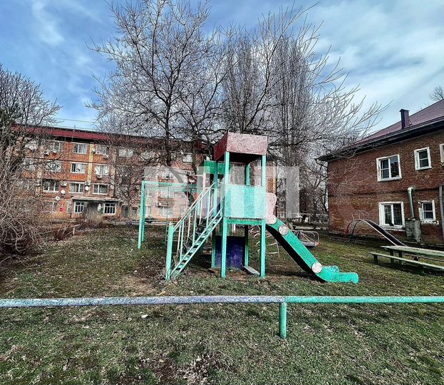 Комната 14 м² в 1-к., 4/4 эт.